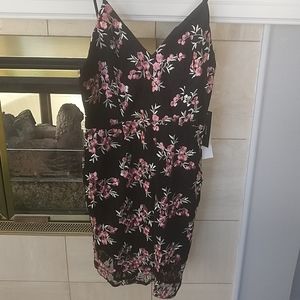 Gorgeous spring /summer floral dress!